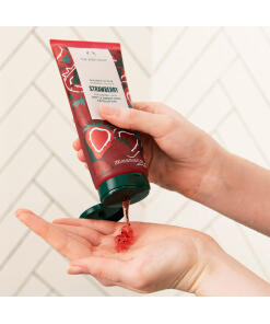 The Body Shop - Mansikka Suihkukuorinta (200 ml) - Image 3